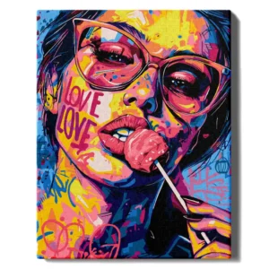 Meitene ar konfektēm